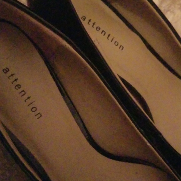 Black pointed toe heels - Picture 3 of 3